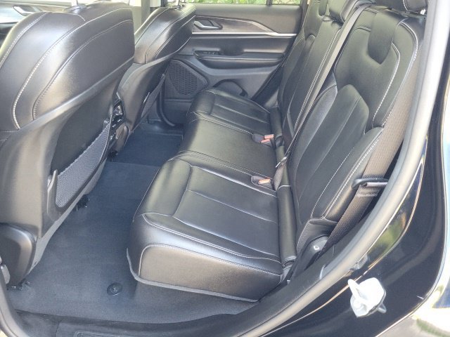 Used 2023 Jeep Grand Cherokee Limited RWD image 14