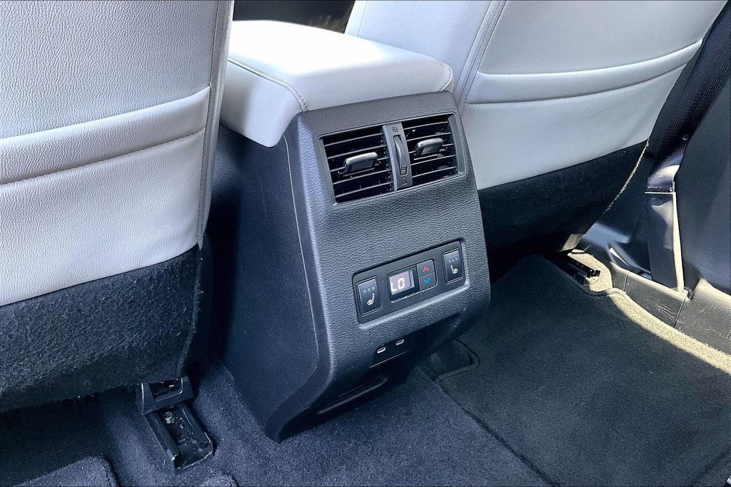 Used 2025 Mitsubishi Outlander SEL AWD/4WD image 10