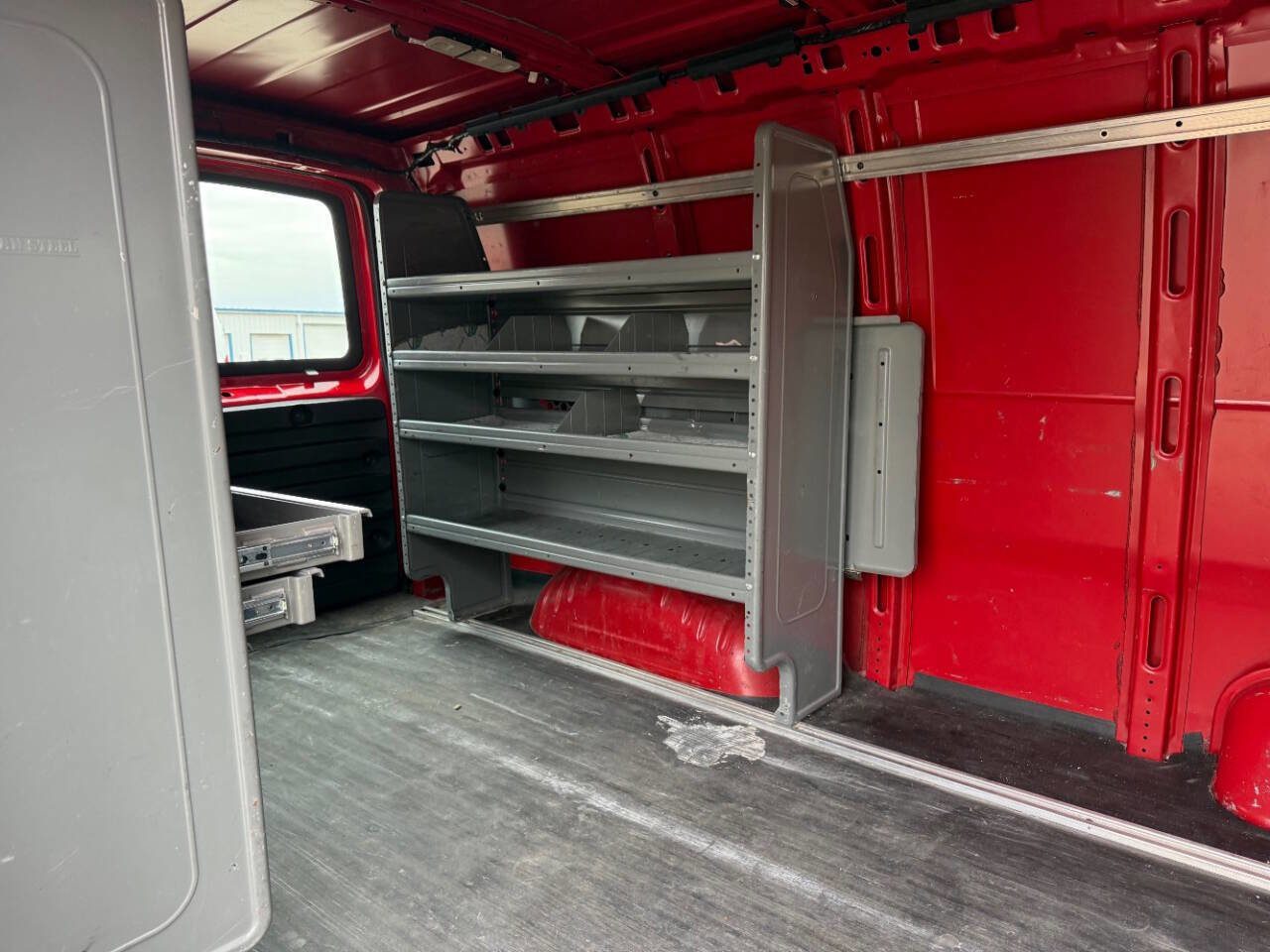 Used 2015 Chevrolet Express 2500 image 12