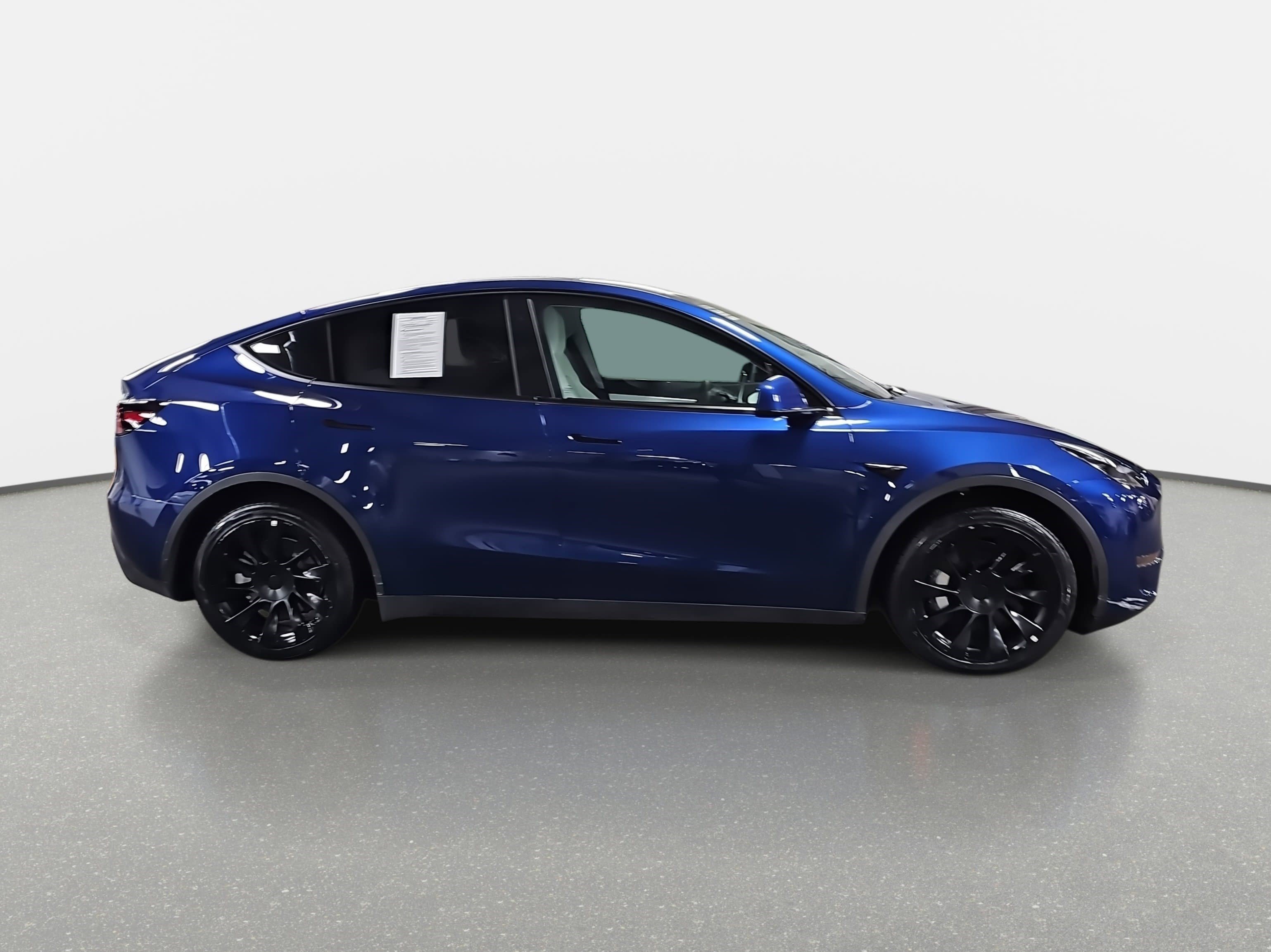 Used 2022 Tesla Model Y Long Range image 4