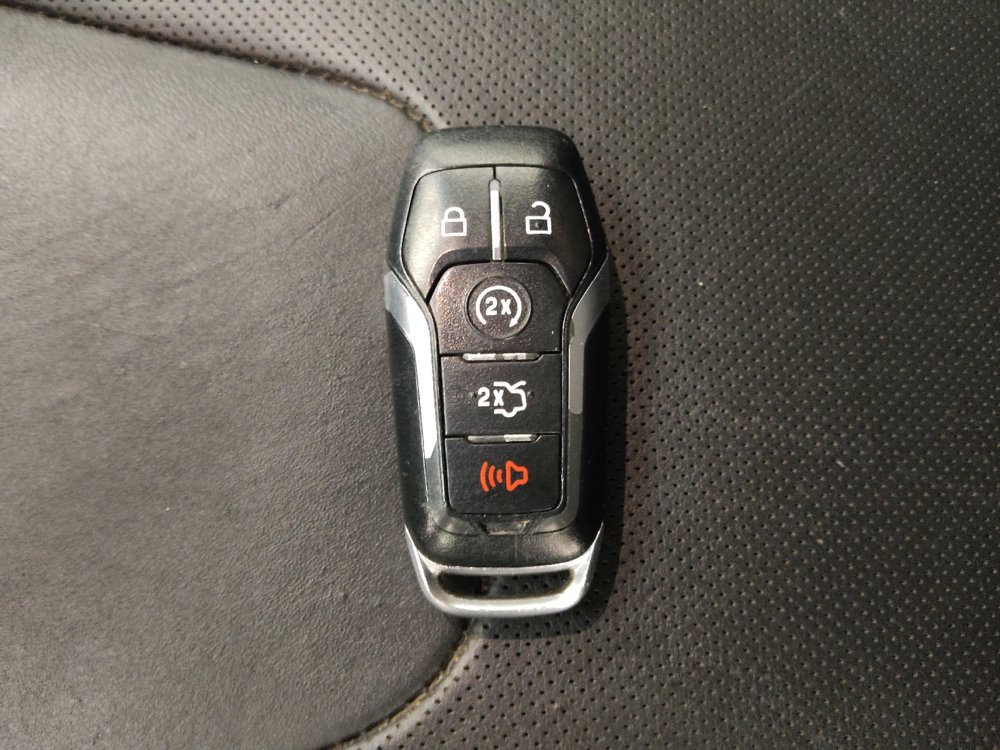 Used 2016 Ford Edge Titanium w/ Equipment Group 301A AWD/4WD image 32