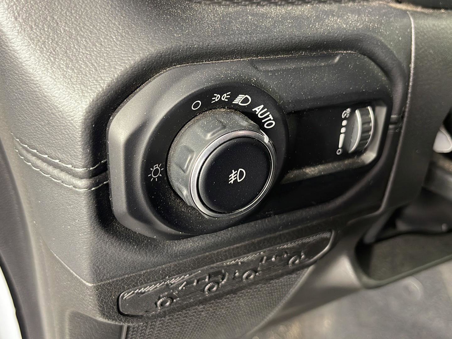 Used 2024 Jeep Wrangler Unlimited Rubicon image 15