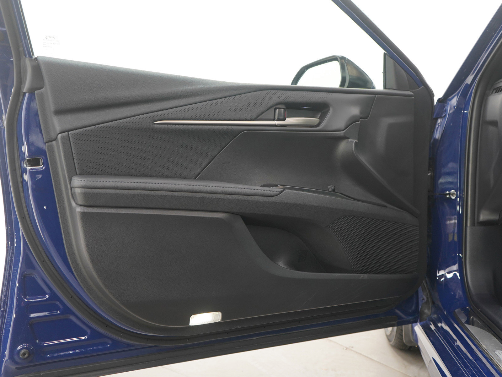 Used 2025 Toyota Camry XSE FWD image 18