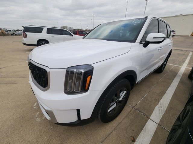 Used 2025 Kia Telluride LX image 3