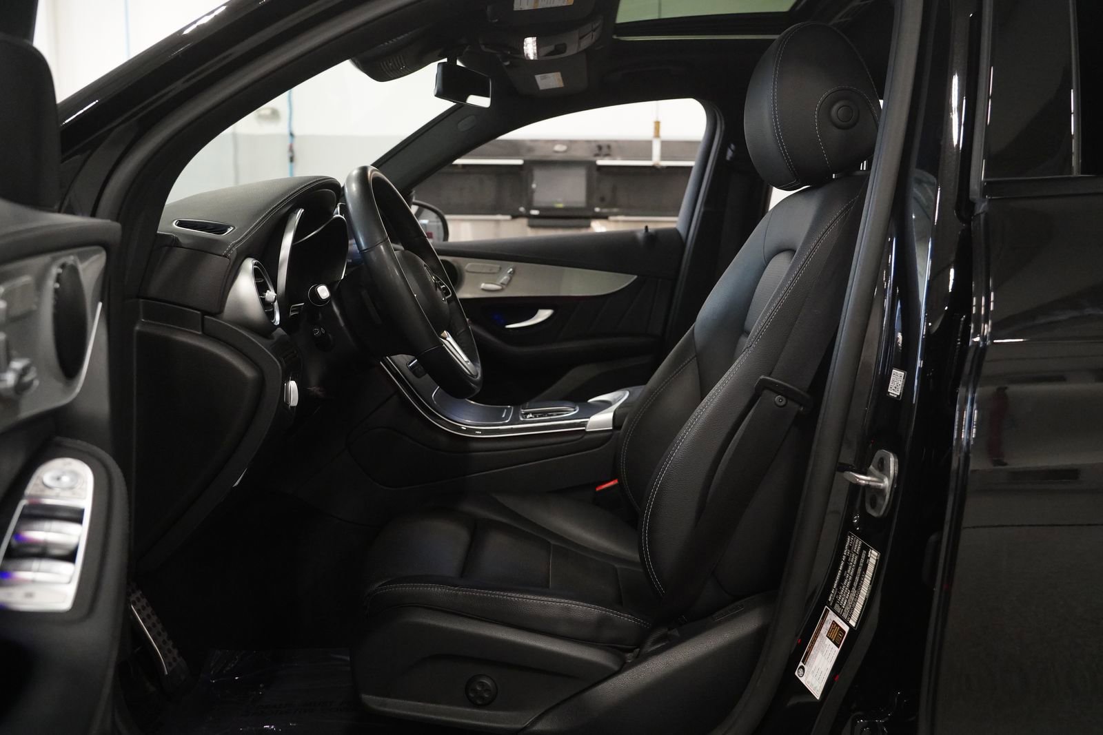 Certified 2022 Mercedes-Benz GLC 300 4MATIC Coupe image 2