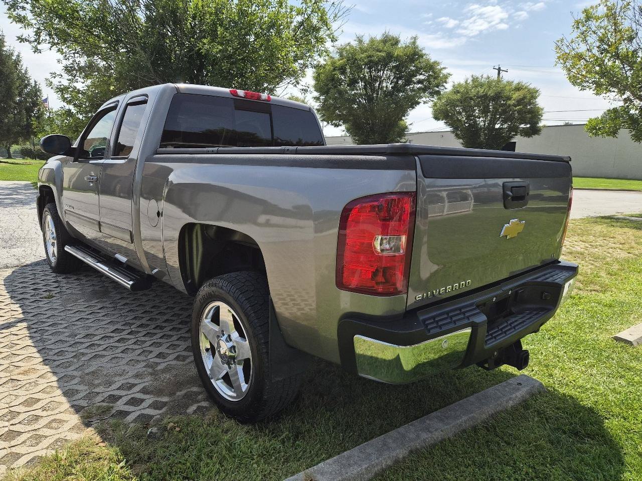 Used 2013 Chevrolet Silverado 2500 LT w/ Z71 Appearance Package AWD/4WD image 7