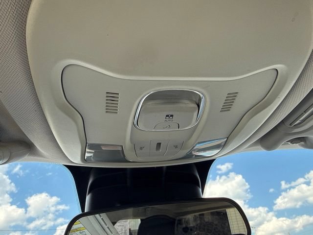 Used 2015 Jeep Renegade Trailhawk w/ Popular Equipment Group AWD/4WD image 27