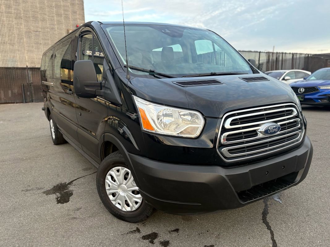 Used 2019 Ford Transit 350 XLT RWD image 3
