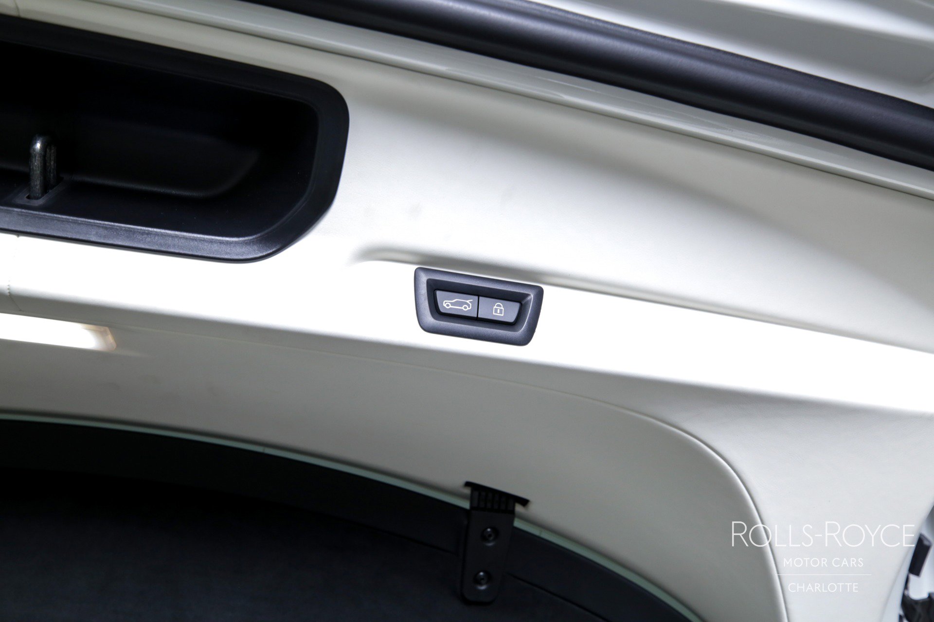 Certified 2025 Rolls-Royce Cullinan image 23