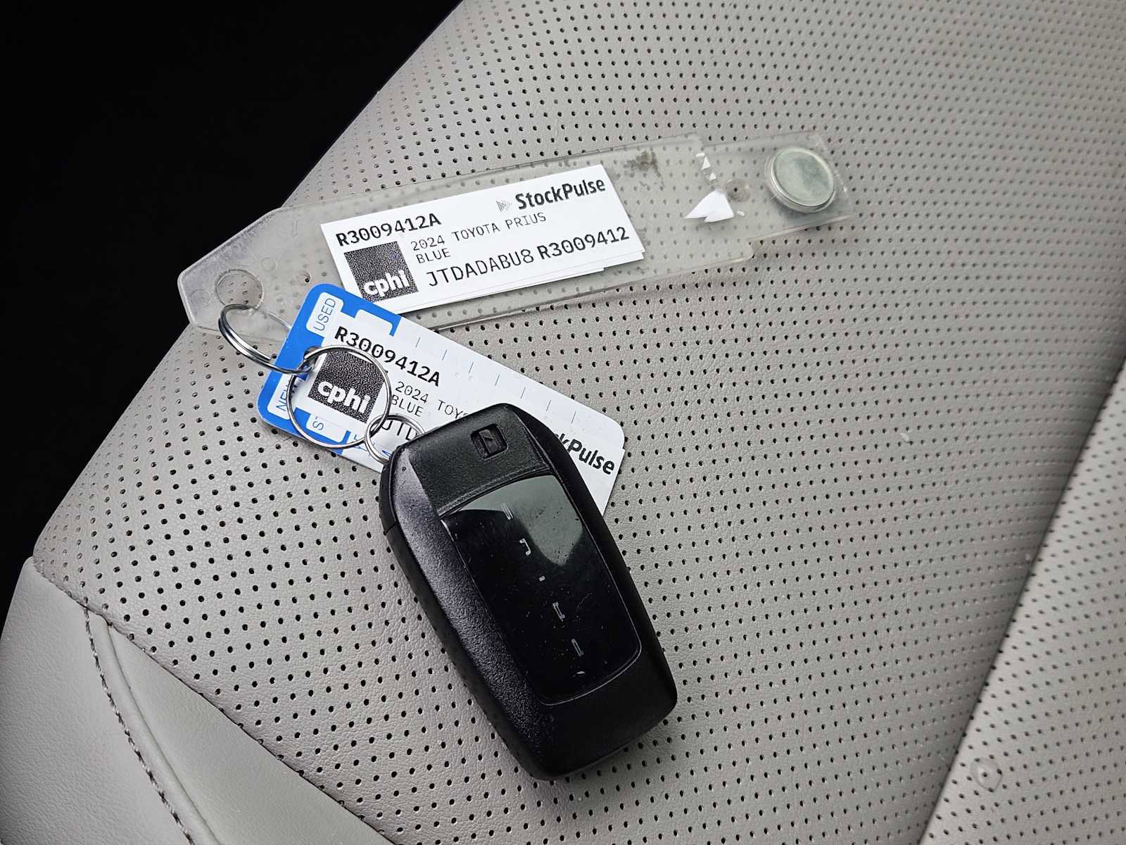 Used 2024 Toyota Prius XLE image 33