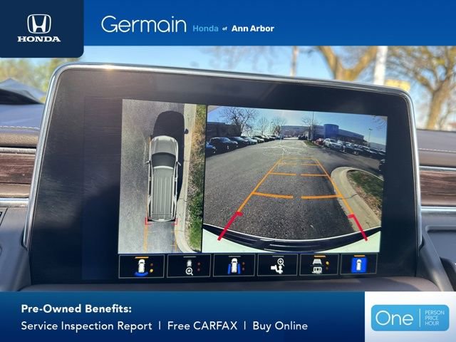 Used 2024 Chevrolet Suburban Z71 w/ Luxury Package AWD/4WD image 32