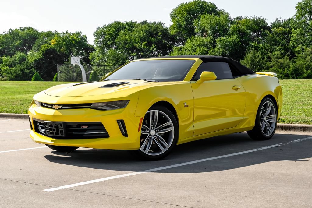 Used 2018 Chevrolet Camaro LT w/ RS Package RWD image 7