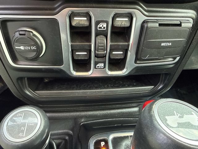 Used 2023 Jeep Wrangler Unlimited Sahara AWD/4WD image 25