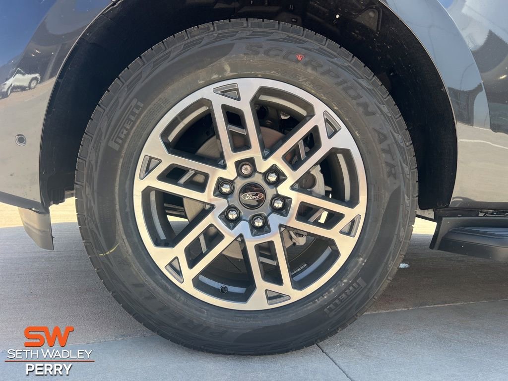 New 2025 Ford Expedition Active image 9