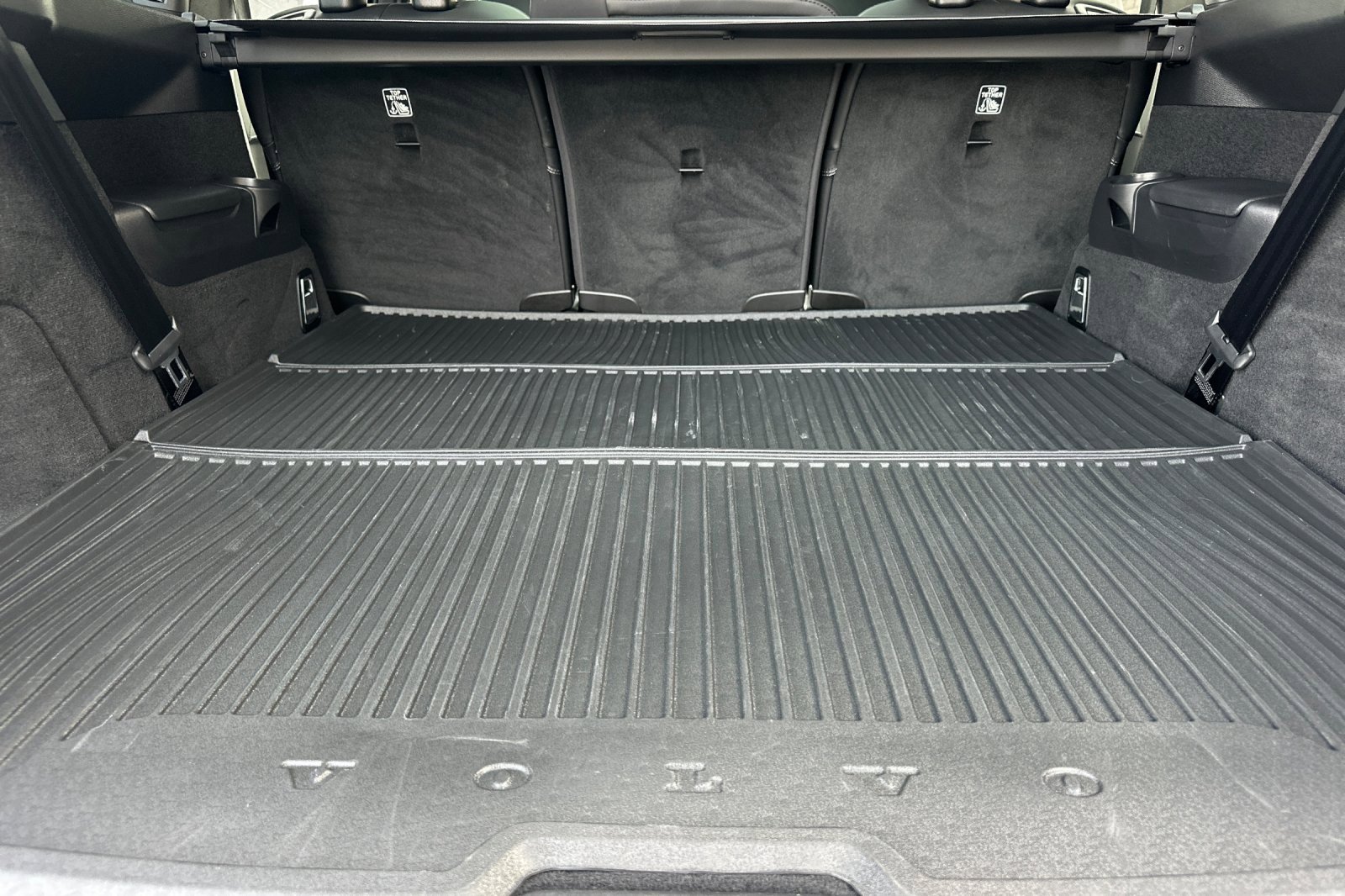 Certified 2025 Volvo XC90 T8 Ultra w/ Protection Package Premier image 16