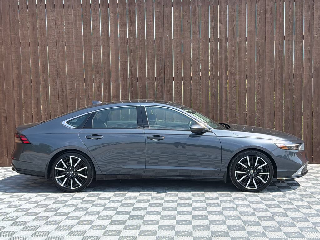 Used 2023 Honda Accord Touring image 13