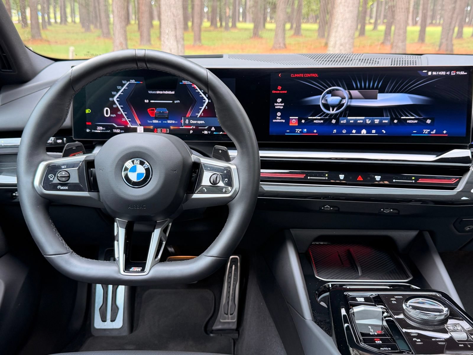 Used 2024 BMW 530i w/ M Sport Package RWD image 3