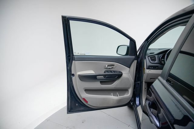 Used 2019 Kia Sedona EX FWD image 22