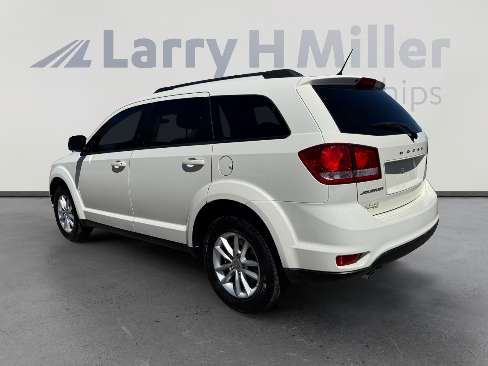 Used 2015 Dodge Journey SXT w/ Flexible Seating Group FWD image 3