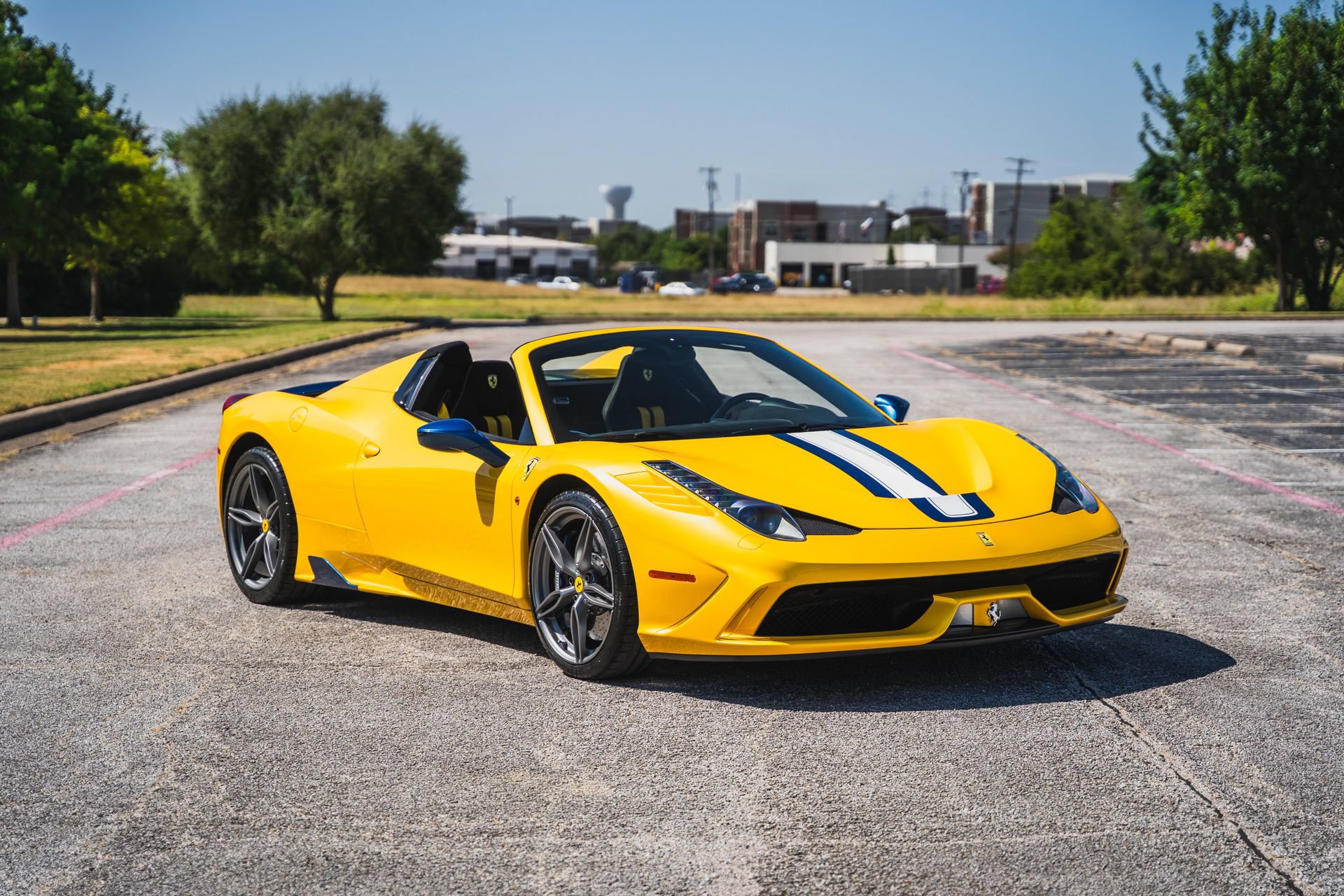 Used 2015 Ferrari 458 Speciale A RWD image 25