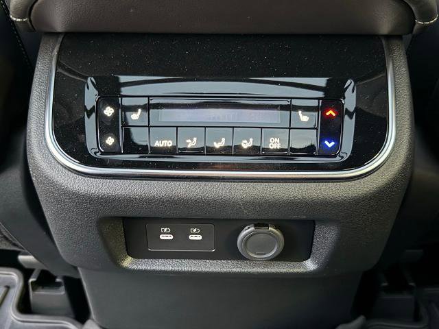 Certified 2025 Nissan Armada Platinum Reserve image 12