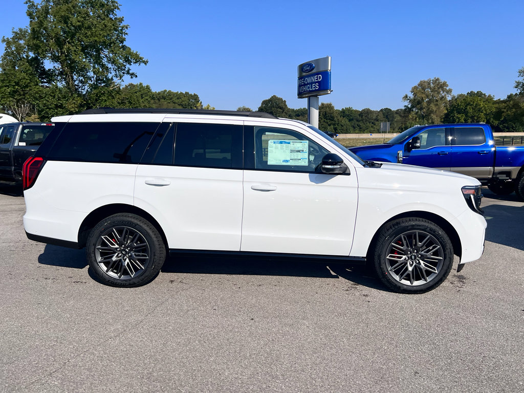 New 2025 Ford Expedition Platinum w/ Stealth Performance Package image 4