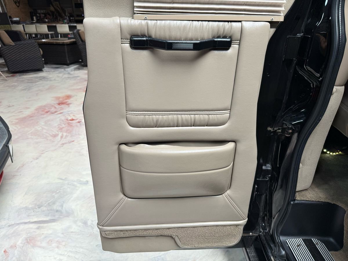 Used 2007 Chevrolet Express 1500 w/ Preferred Equipment Group RWD image 32