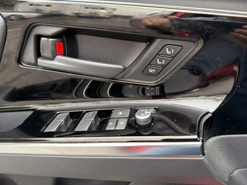 Used 2023 Subaru Solterra AWD image 30