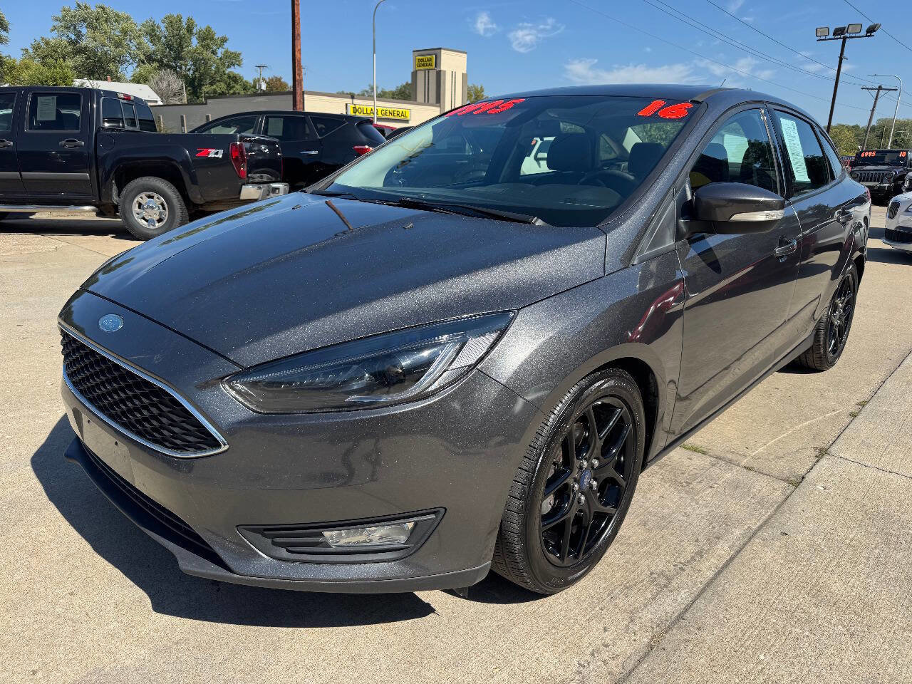 Used 2016 Ford Focus SE w/ Equipment Group 201A image 3