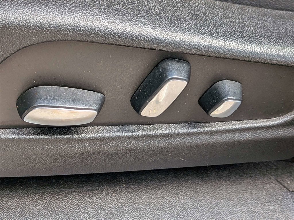 Used 2023 Cadillac XT5 Premium Luxury image 21