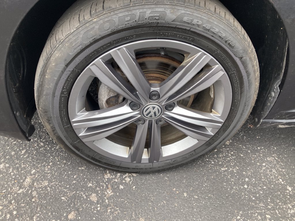 Used 2019 Volkswagen Jetta R-Line w/ R-Line Cold Weather Package FWD image 34