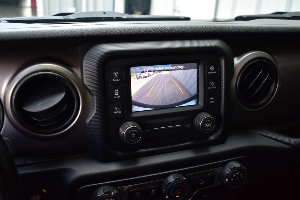 Used 2020 Jeep Wrangler Sport AWD/4WD image 44
