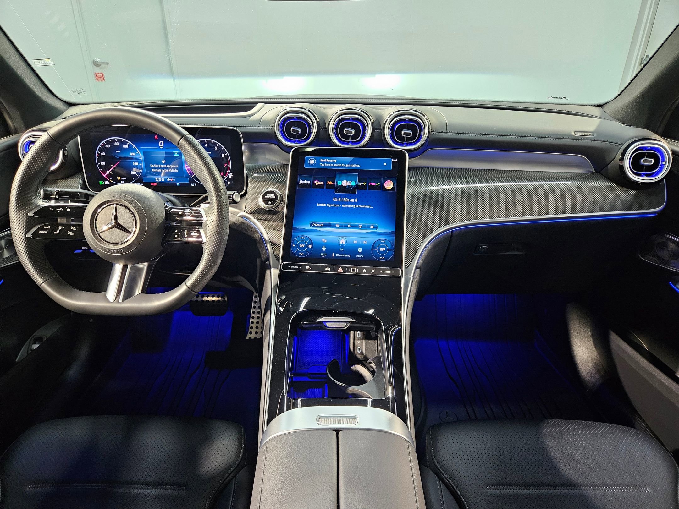 Used 2025 Mercedes-Benz GLC 300 4MATIC image 10