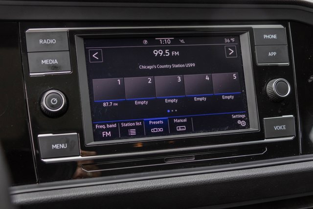 Used 2024 Volkswagen Jetta SE image 17