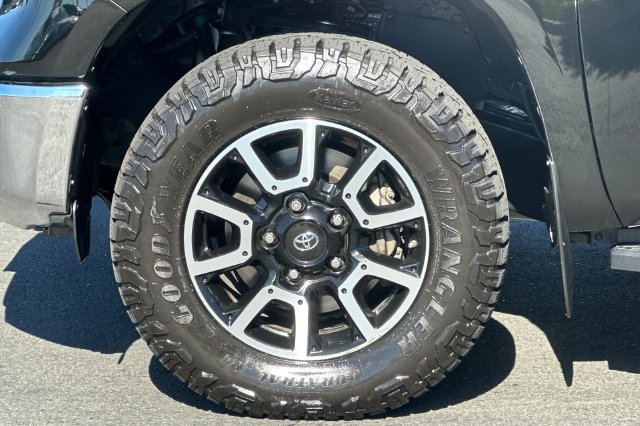 Certified 2018 Toyota Tundra Limited w/ Limited Premium Package AWD/4WD image 29