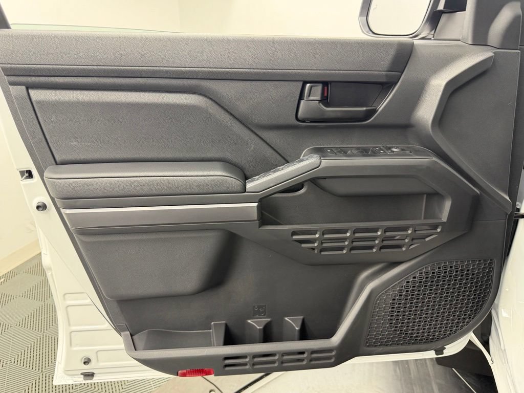 Used 2026 Toyota Tacoma SR5 AWD/4WD image 19