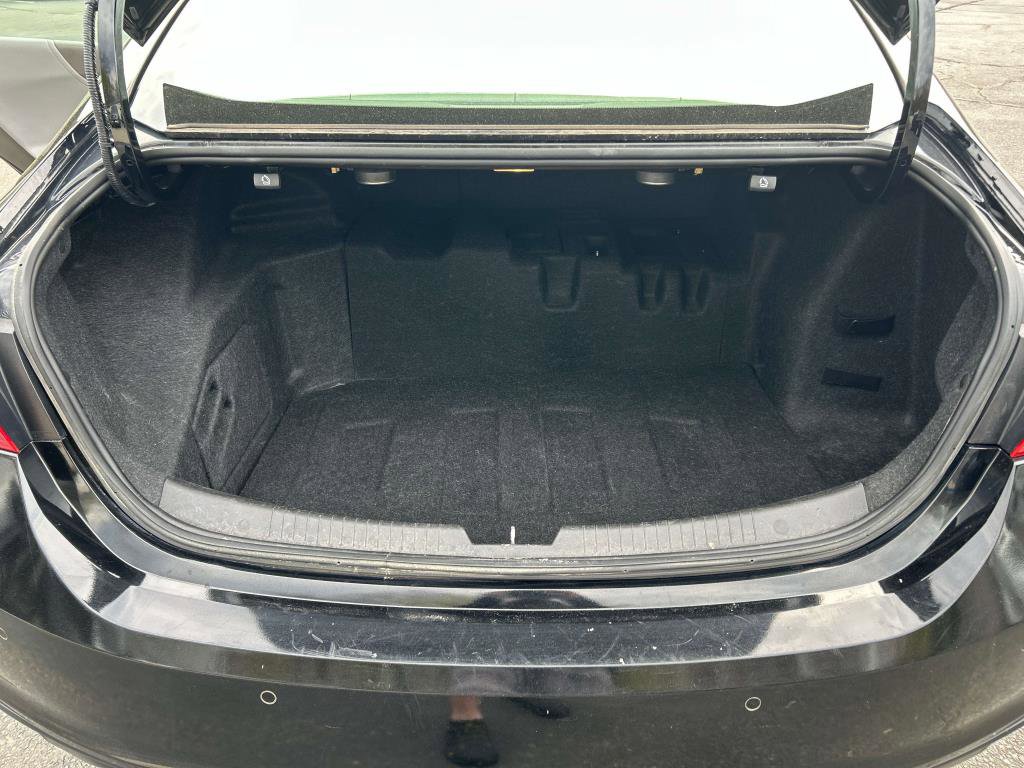 Used 2017 Chevrolet Malibu Hybrid w/ Leather Package image 8