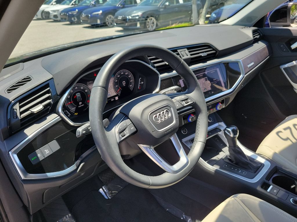 Certified 2025 Audi Q3 2.0T Premium Plus w/ Premium Plus Package AWD/4WD image 7