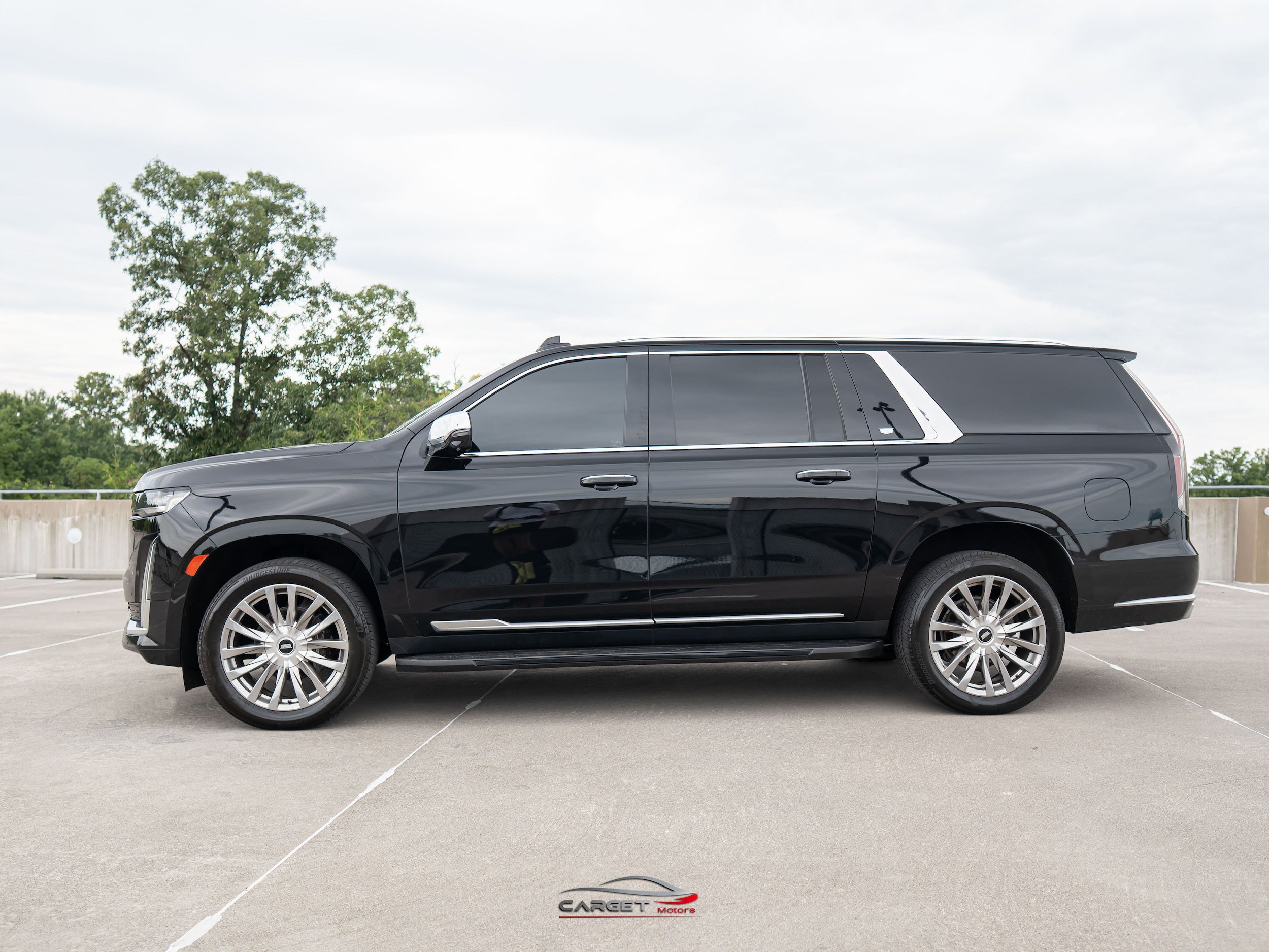 Used 2022 Cadillac Escalade ESV Luxury AWD/4WD image 4