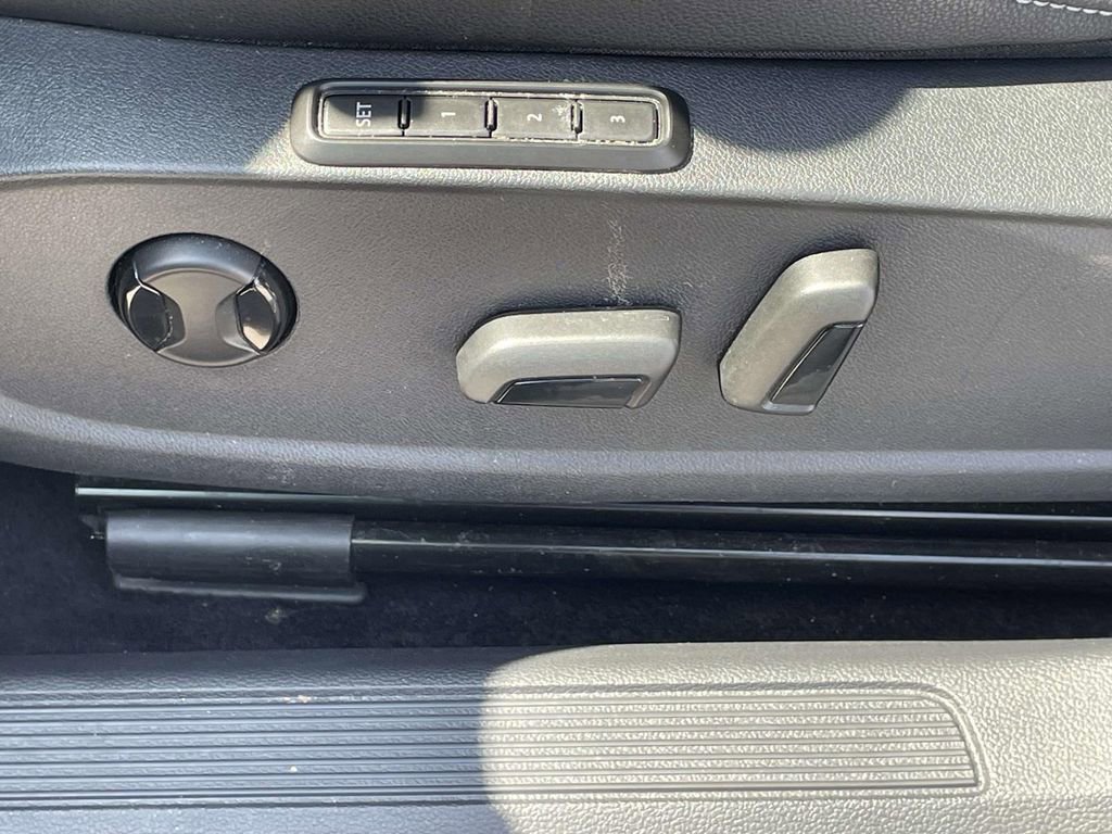 Used 2021 Volkswagen Jetta SEL Premium FWD image 13