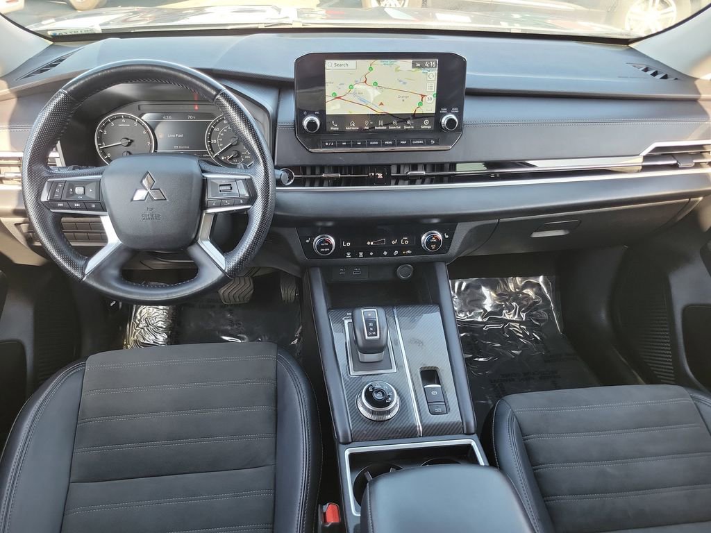 Used 2023 Mitsubishi Outlander SE image 6