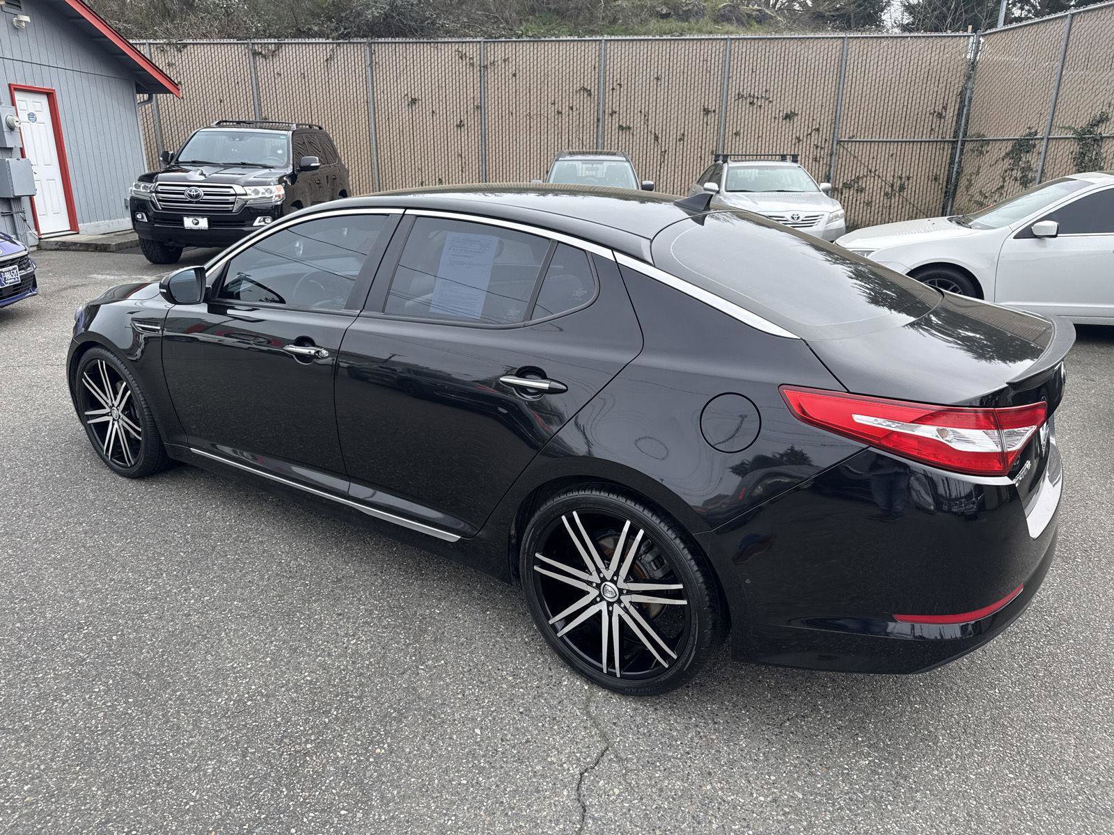 Used 2012 Kia Optima Hybrid w/ Hybrid Convenience Pkg image 10