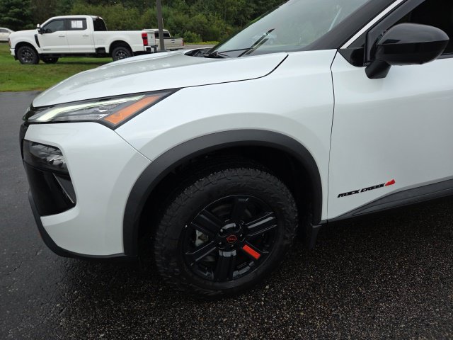 Used 2025 Nissan Rogue SV AWD/4WD image 31