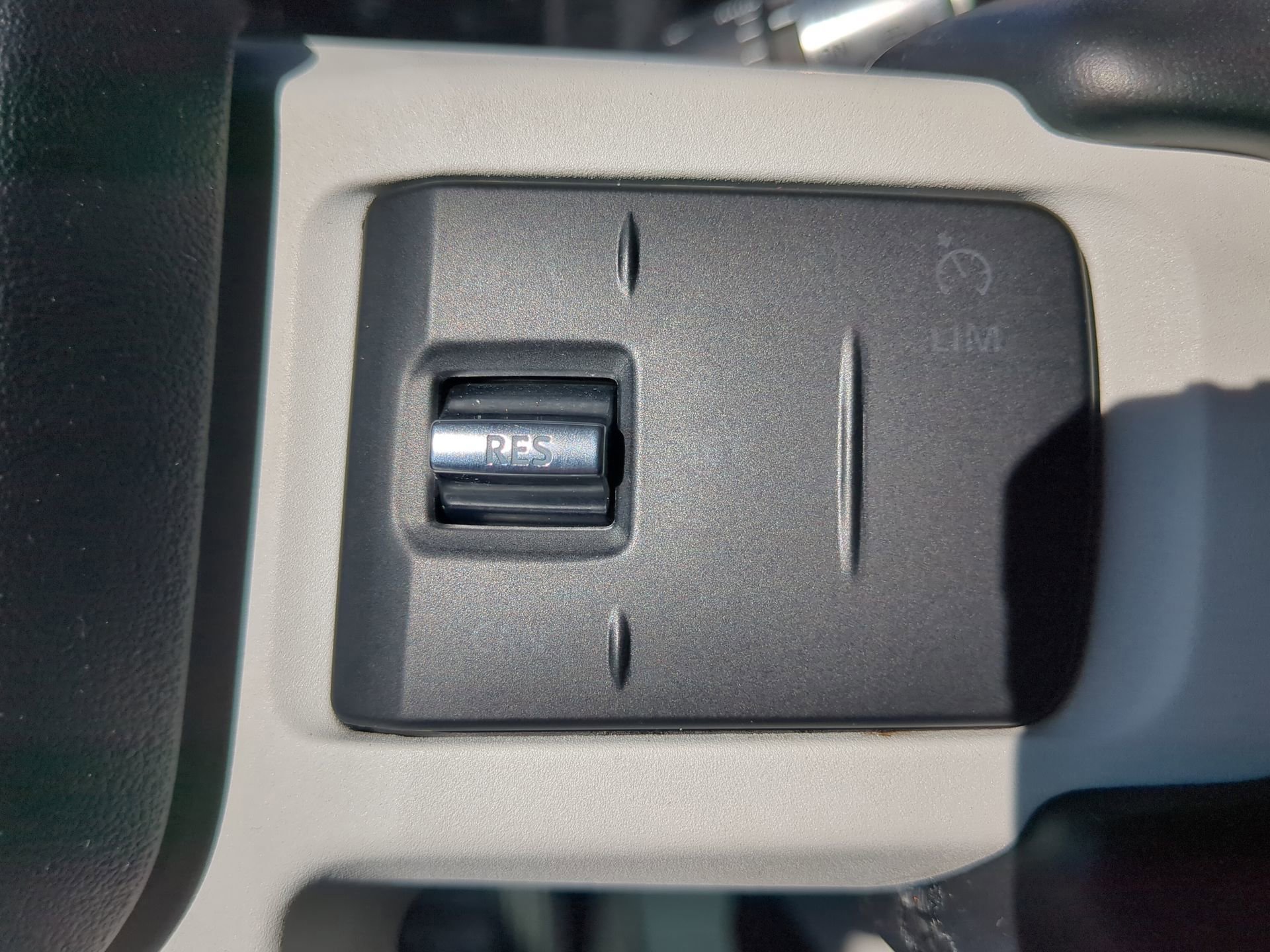 Used 2022 Land Rover Defender 110 SE image 59