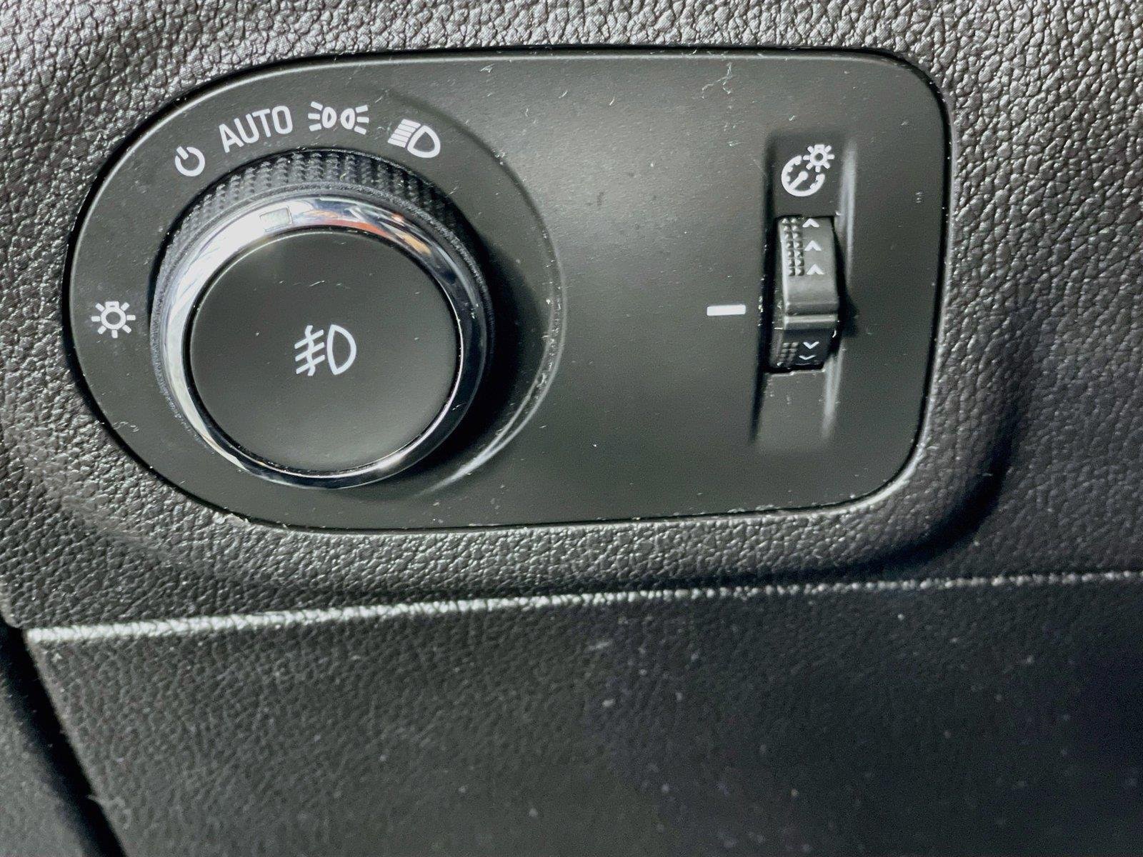 Used 2016 Chevrolet Cruze Premier FWD image 13