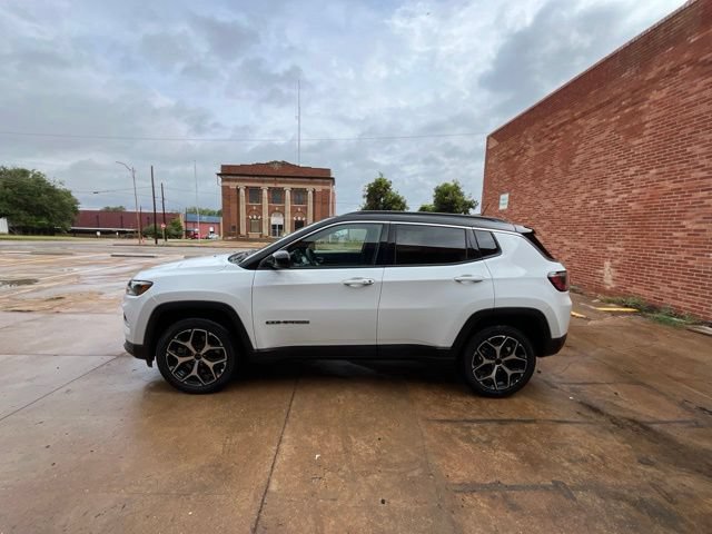 Used 2025 Jeep Compass Limited AWD/4WD image 4