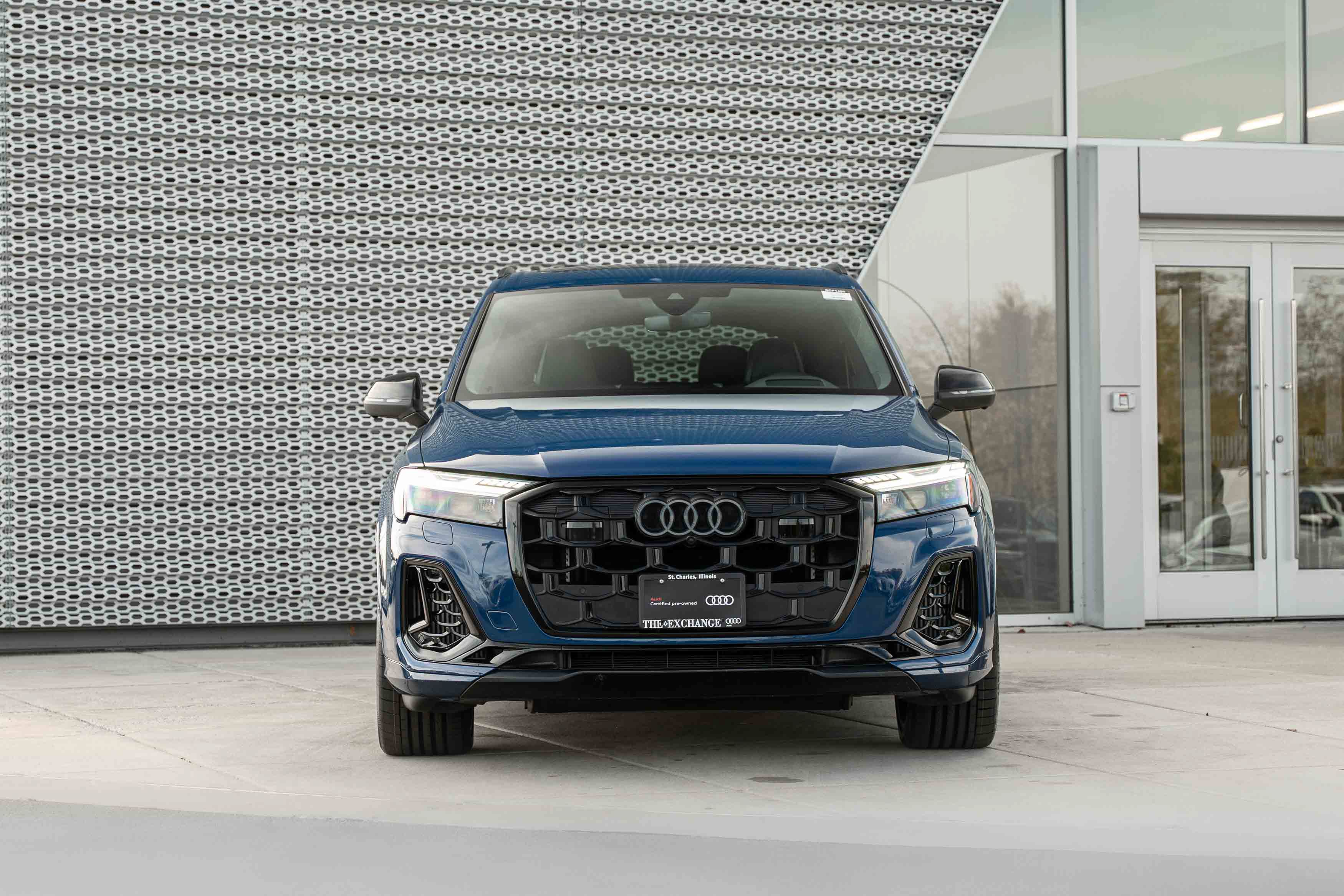 Certified 2025 Audi SQ7 Prestige AWD/4WD image 39