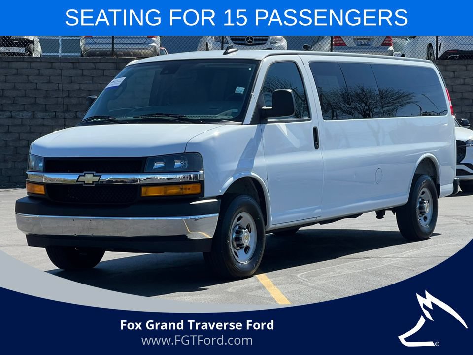 Used 2025 Chevrolet Express 3500 LT w/ LT Preferred Equipment Group RWD image 1