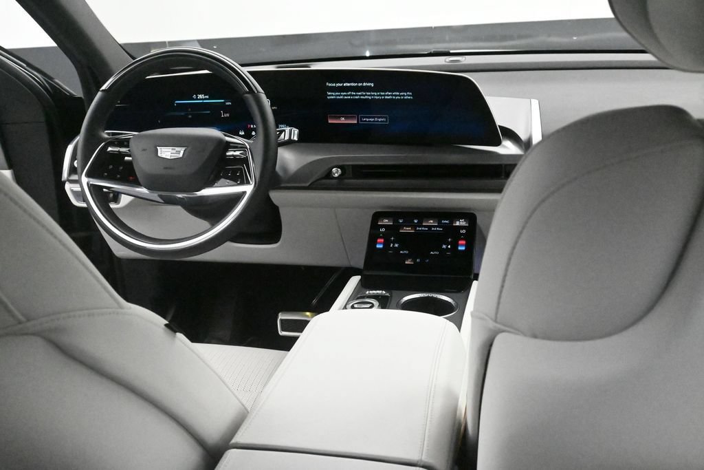 Used 2026 Cadillac Vistiq Luxury AWD/4WD image 14