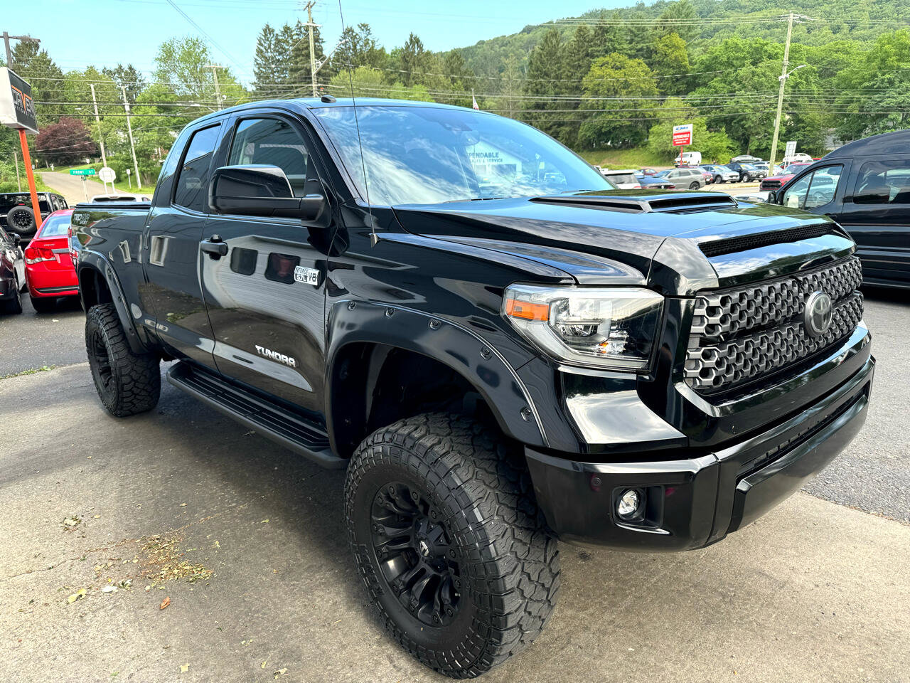 Used 2018 Toyota Tundra SR5 image 3